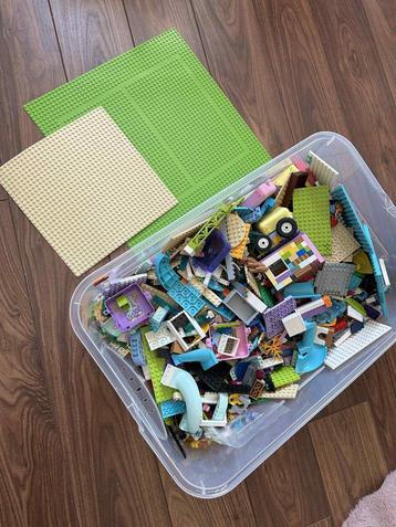 Lego Friends Verschilende Mix Grote Doos Box beschikbaar voor biedingen