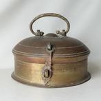 Oude Oosterse ronde messing/koperen pandan betel noten box., Ophalen of Verzenden