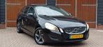 Volvo V60 1.6 T3 Kinetic, LEES TEKST, Trekhaak, Bluetooth, N, Voorwielaandrijving, 4 cilinders, 150 pk, Zwart