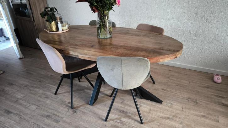Eettafel mangohout staal ovaal, Huis en Inrichting, Tafels | Eettafels, Gebruikt, 50 tot 100 cm, 200 cm of meer, Vijf personen of meer