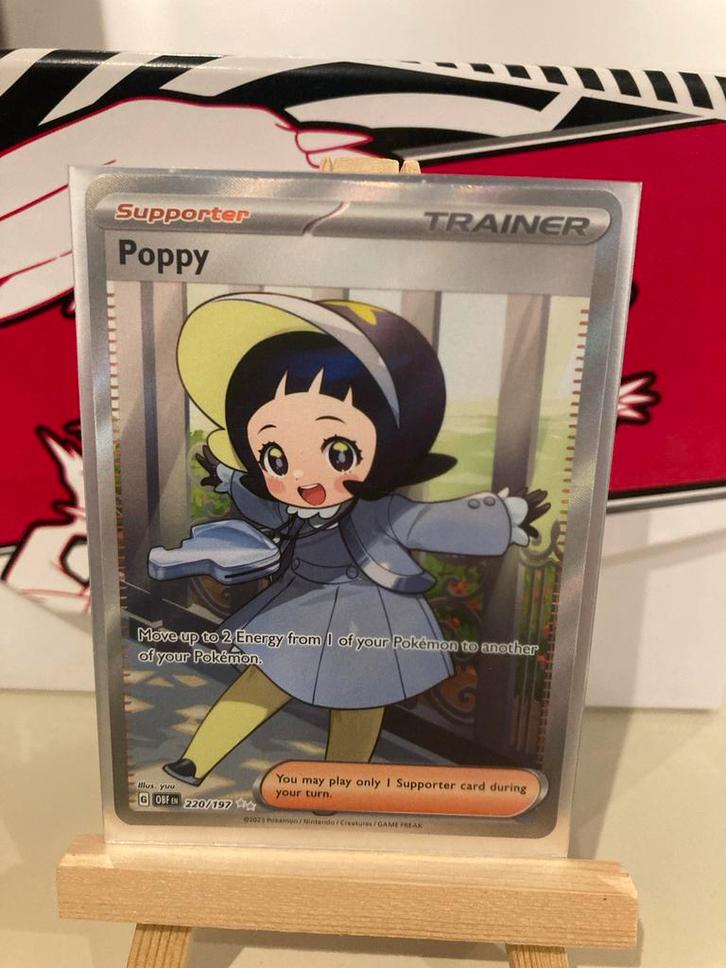 Poppy Trainer kaart - Obsidian Flames 220/197, Hobby en Vrije tijd, Verzamelkaartspellen | Pokémon, Gebruikt, Losse kaart, Ophalen of Verzenden