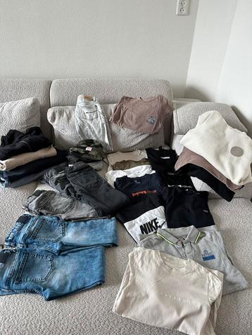 Jongens kleding pakket 140 beschikbaar voor biedingen
