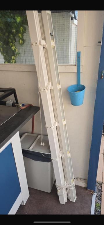 4 stuks houten Jaloezien beschikbaar voor biedingen