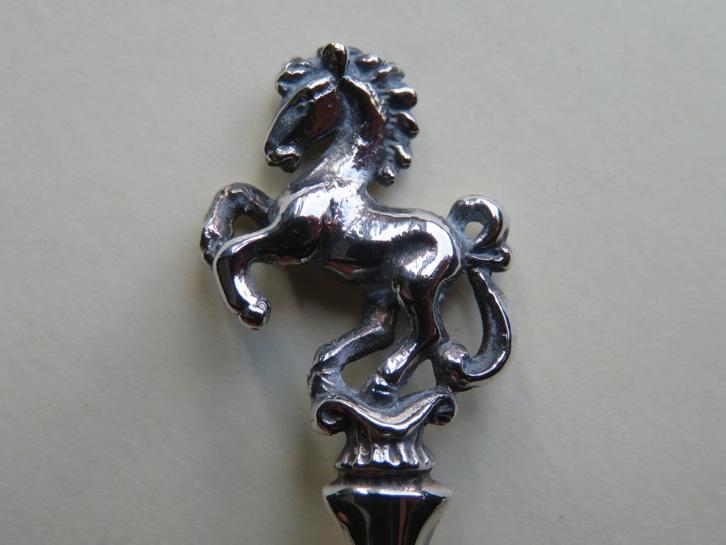 Verzilverd Keltum lepeltje Paardje (steigerend) 3D, Antiek en Kunst, Antiek | Bestek, Verzenden
