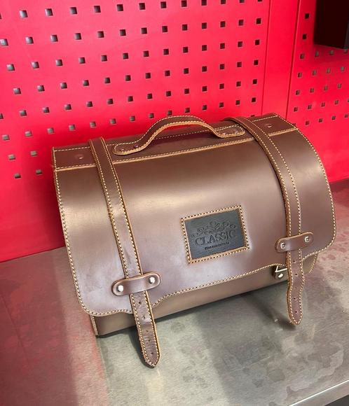 Originele bruin lederen topkoffer / tas van Vespa NIEUW, Motoren, Accessoires | Koffers en Tassen, Zo goed als nieuw, Ophalen of Verzenden
