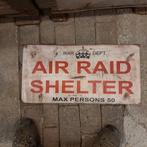 AIR RAID SHELTER, Ophalen of Verzenden, Luchtmacht, Embleem of Badge
