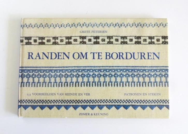 Handwerkbibliotheek M4243: Petersen - Randen om te borduren, Boeken, Hobby en Vrije tijd, Zo goed als nieuw, Borduren en Naaien