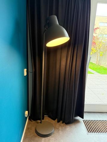 Staande lamp / vloerlamp Ikea (HEKTAR) beschikbaar voor biedingen