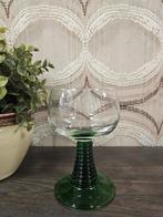 Roemer Riesling wijnglas geribbelde groene voet, Antiek en Kunst, Antiek | Glas en Kristal, Ophalen of Verzenden