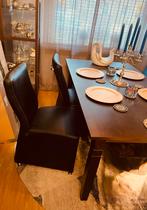 Eettafel en 4 stoelen met wieltjes, Gebruikt, 100 tot 150 cm, Ophalen of Verzenden, 150 tot 200 cm