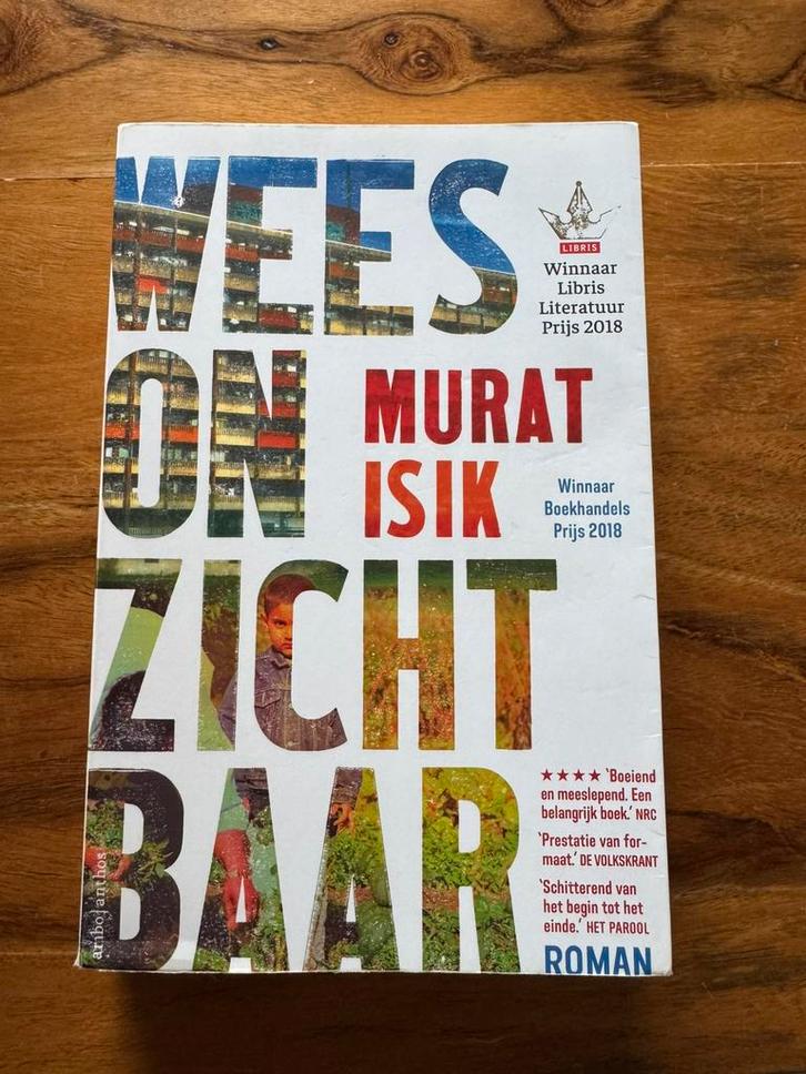 Murat Isik - Wees onzichtbaar, Boeken, Literatuur, Gelezen, Ophalen of Verzenden