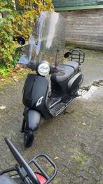 Senzo scooter, Fietsen en Brommers, Snorfietsen en Snorscooters, Ophalen of Verzenden, Zo goed als nieuw, Benzine, Overige merken