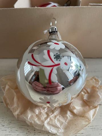 Vintage kerstbal beschikbaar voor biedingen