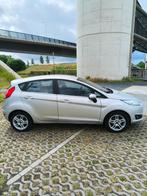 Ford Fiësta 1.0 EcoBoost 74KW/100PK 5D 2014 Grijs Titanium, Auto's, Voorwielaandrijving, Euro 5, Stof, Zwart
