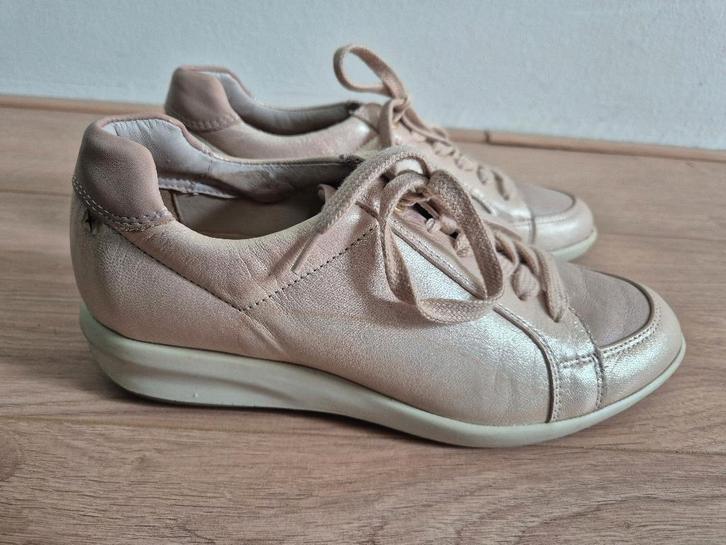 Sch42 - Beige Xsensible schoenen mt 5=38,5 beetje verkleurd, Kleding | Dames, Schoenen, Gedragen, Sneakers of Gympen, Beige, Ophalen of Verzenden