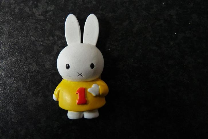 Nieuw 3d Nijntje met nummer 1 magneet 5 cm, Verzamelen, Overige Verzamelen, Nieuw, Ophalen of Verzenden