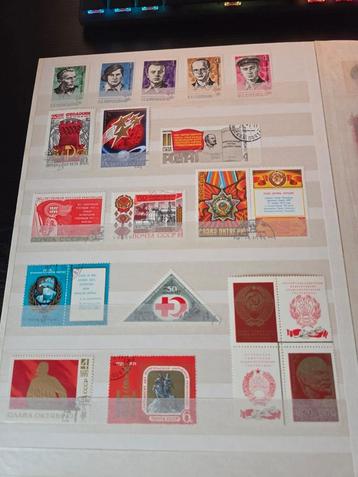 Boek vol Russische postzegels  beschikbaar voor biedingen