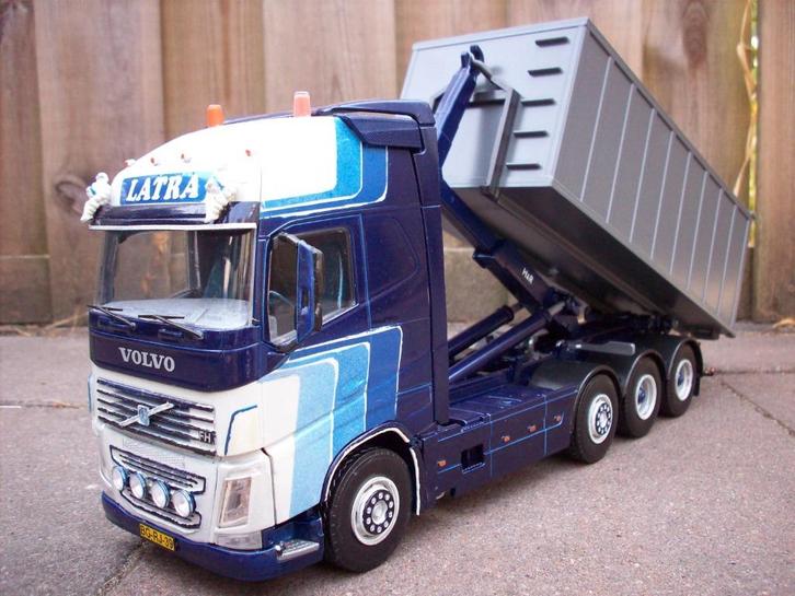 Volvo FH4 met haakarmsysteem, Hobby en Vrije tijd, Modelbouw | Auto's en Voertuigen, Zo goed als nieuw, Auto, Groter dan 1:32
