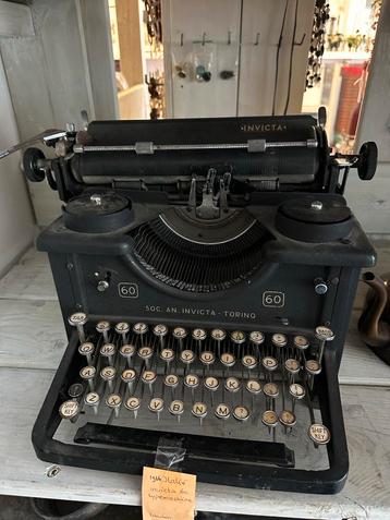 Invicta typemachine uit 1936. Italië beschikbaar voor biedingen