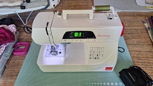 Bijna nieuwe Elna naaimachine, Hobby en Vrije tijd, Naaimachines en Toebehoren, Zo goed als nieuw, Naaimachine, Janome, Ophalen of Verzenden