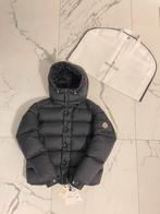 Moncler Vezere Donsjas – Maat 1 (S) – NIEUW – €370, Kleding | Heren, Jassen | Winter, Ophalen of Verzenden, Nieuw, Zwart, Moncler