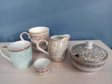 5 delige set van Pip Studio + gratis mok roze (afhaalprijs) beschikbaar voor biedingen