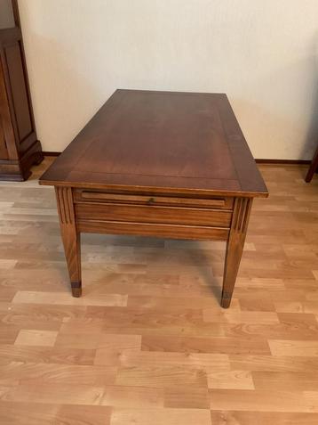 Mahoniehouten salontafel beschikbaar voor biedingen