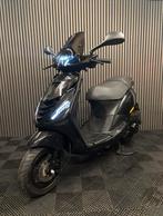 PIAGGIO ZIP BROM 4T 3V FULL OPTION GLANS ZWART, Maximaal 45 km/u, Zip, Ophalen of Verzenden, Zo goed als nieuw