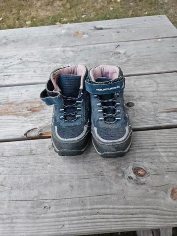 Kinderwandelschoenen maat 33 – bijna nieuw beschikbaar voor biedingen