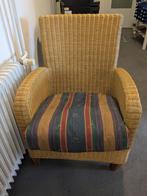 Rotan stoel met kussen in hele goede staat, Ophalen