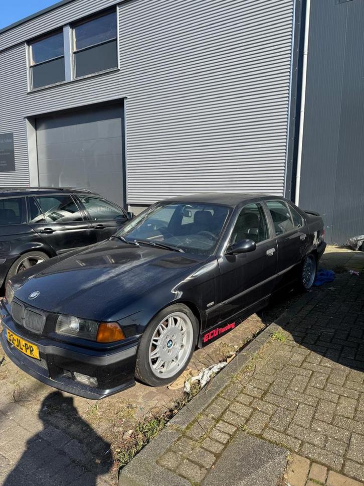 BMW 3-Serie E36. 320 1997 Zwart 2.8 swap handbak LEZEN!., Auto's, BMW, Particulier, 3-Serie, ABS, Airbags, Airconditioning, Boordcomputer