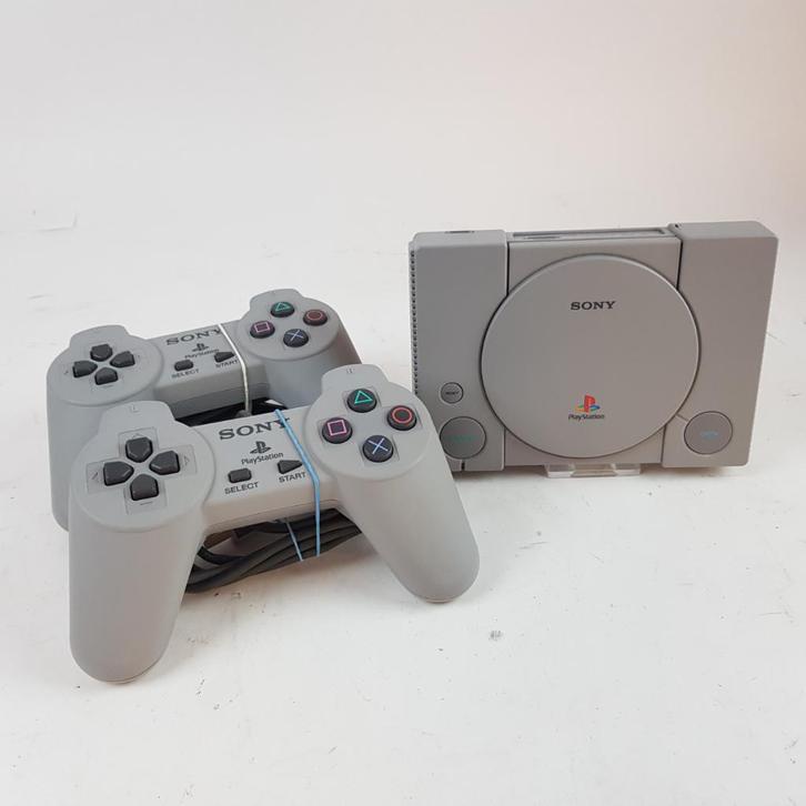 Playstation Classic Mini + 2 Controllers || nu voor €109.99!, Spelcomputers en Games, Spelcomputers | Sony PlayStation 1, Zo goed als nieuw