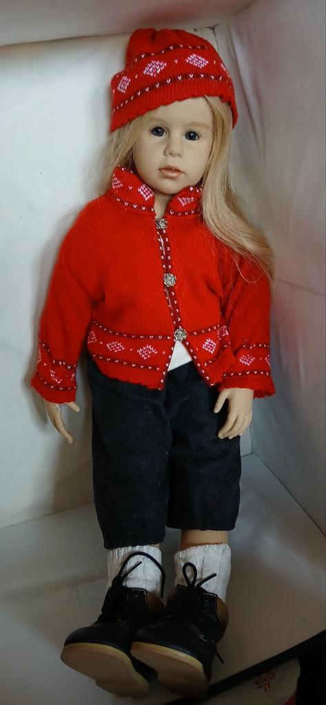 Grote pop Maja, ontwerp Sissel Skille door Götz, lim ed., Verzamelen, Poppen, Zo goed als nieuw, Pop, Ophalen of Verzenden