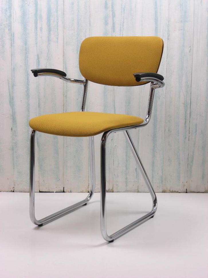 Vintage eetkamerstoel, Huis en Inrichting, Stoelen, Gebruikt, Vijf, Zes of meer stoelen, Kunststof, Metaal, Stof, Overige materialen