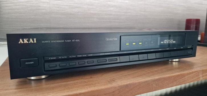 Akai AT-52L Quartz Synthesizer Tuner, Audio, Tv en Foto, Tuners, Gebruikt, Analoog, Ophalen of Verzenden