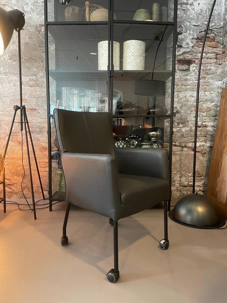 Eetkamerstoel Saar Massif set van 6 | Woonloods, Huis en Inrichting, Stoelen, Nieuw, Vijf, Zes of meer stoelen, Leer, Zwart, Ophalen