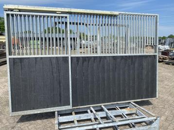 2 x voorwand paardenboxen beschikbaar voor biedingen