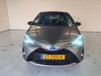 Toyota Yaris 1.5 Hybrid Bi-Tone, Auto's, Toyota, Te koop, Zilver of Grijs, 1050 kg, Geïmporteerd