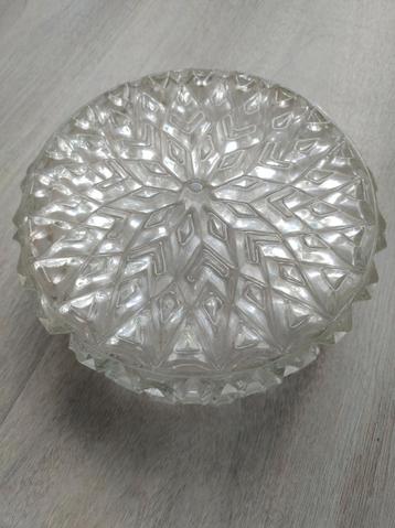Mooi oud glas voor plafondlamp beschikbaar voor biedingen