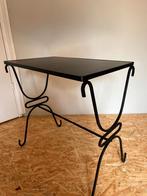 Brocante bijzet tafel.  Lief tafeltje, Minder dan 55 cm, Metaal of Aluminium, Zo goed als nieuw, Rechthoekig