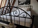 Zwart klassiek bed 140 bij 200, Huis en Inrichting, Slaapkamer | Bedden, Ophalen, Zwart, Tweepersoons, 140 cm