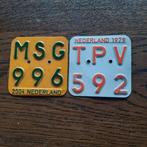 2 bromfiets verzekeringsplaatjes 1979 en 2004, Fietsen en Brommers, Brommers | Toebehoren, Ophalen of Verzenden, Gebruikt