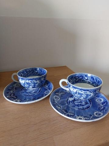 2 Kop en schotels (Tea Drinker) blauw beschikbaar voor biedingen