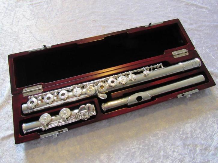 Natsuki NF 103 dwarsfluit, Muziek en Instrumenten, Blaasinstrumenten | Dwarsfluiten en Piccolo's, Gebruikt, Dwarsfluit, Met koffer of tas