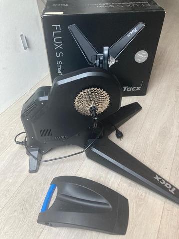 Tacx flux S inclusief voorwielsteun en casette beschikbaar voor biedingen