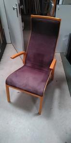 Houten fauteuil met suede, Huis en Inrichting, Fauteuils, Ophalen, Zo goed als nieuw, Stof