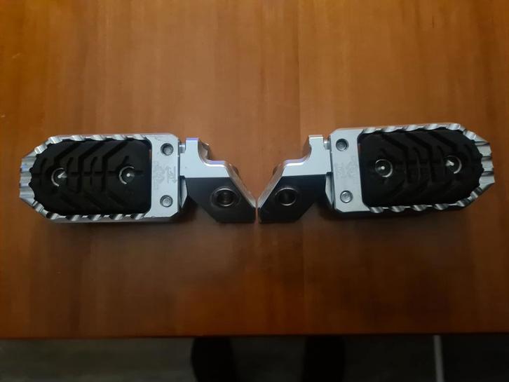 Option 719 voetsteunen bmw r1250gsa, Motoren, Onderdelen | BMW, Ophalen of Verzenden