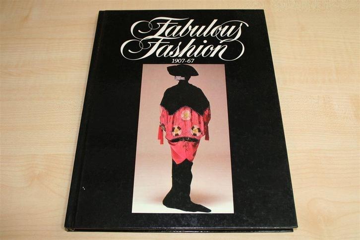 60 Jaar Mode [1907-1967] — Van Belle Epoque tot Sixties, Boeken, Mode, Gelezen, Mode algemeen, Ophalen of Verzenden