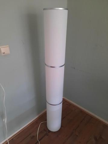 IKEA Vidja Staande Lamp - Inclusief LED! beschikbaar voor biedingen