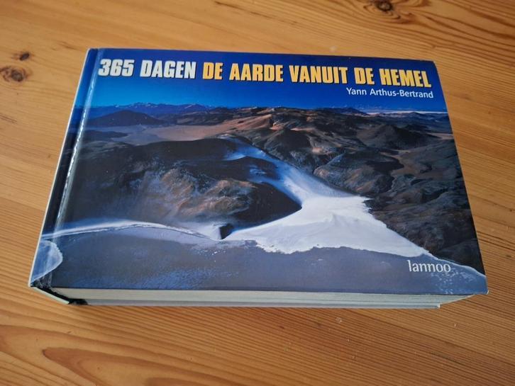 365 dagen. De aarde vanuit de hemel, Boeken, Natuur, Zo goed als nieuw, Natuur algemeen, Ophalen of Verzenden